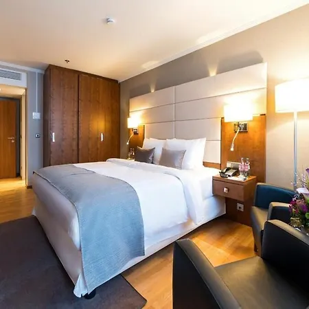 מלון Crowne Plaza Frankfurt Congress By Ihg פרנקפורט